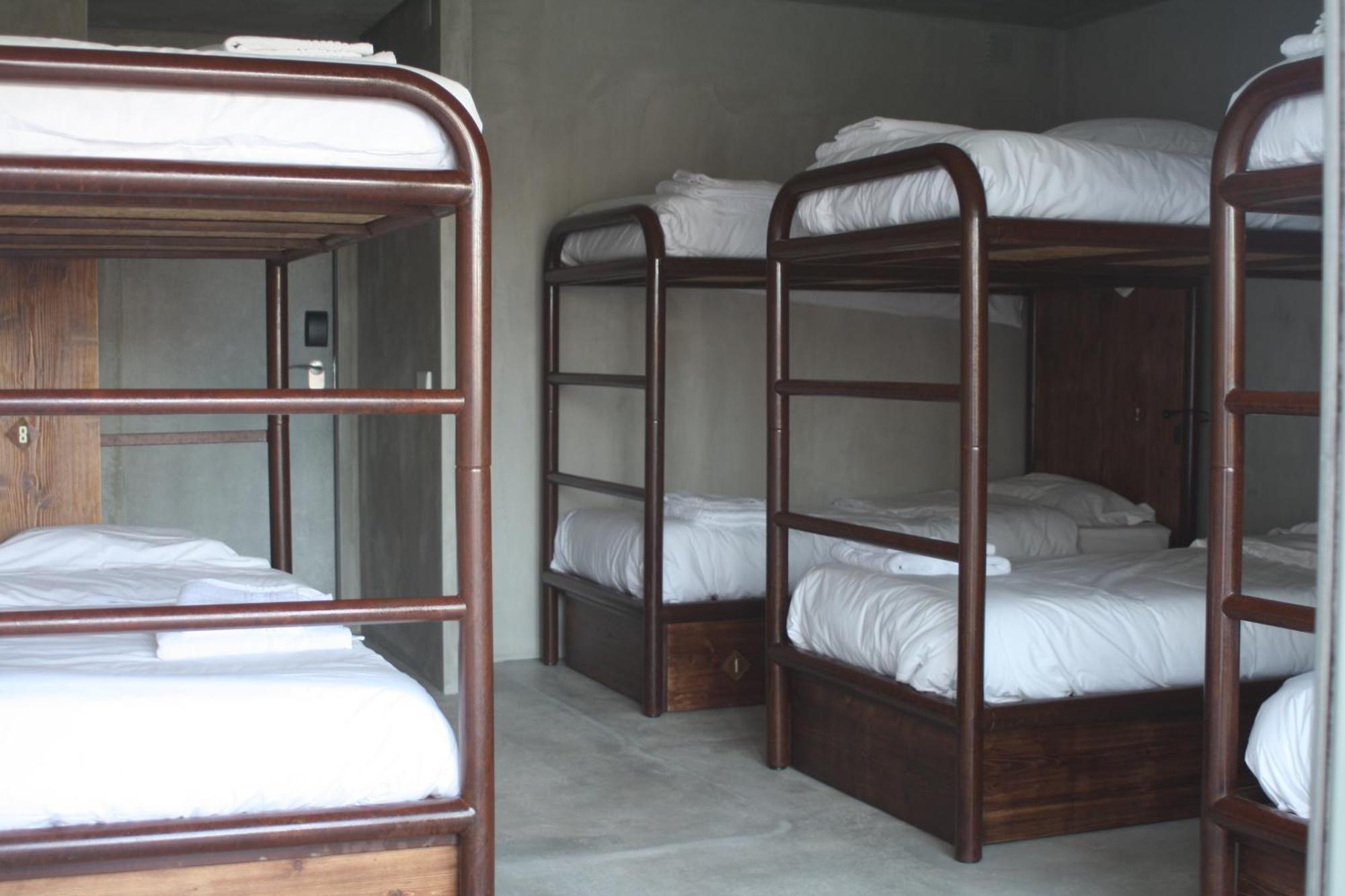 N1 Hostel Apartments And Suites Santarém الغرفة الصورة