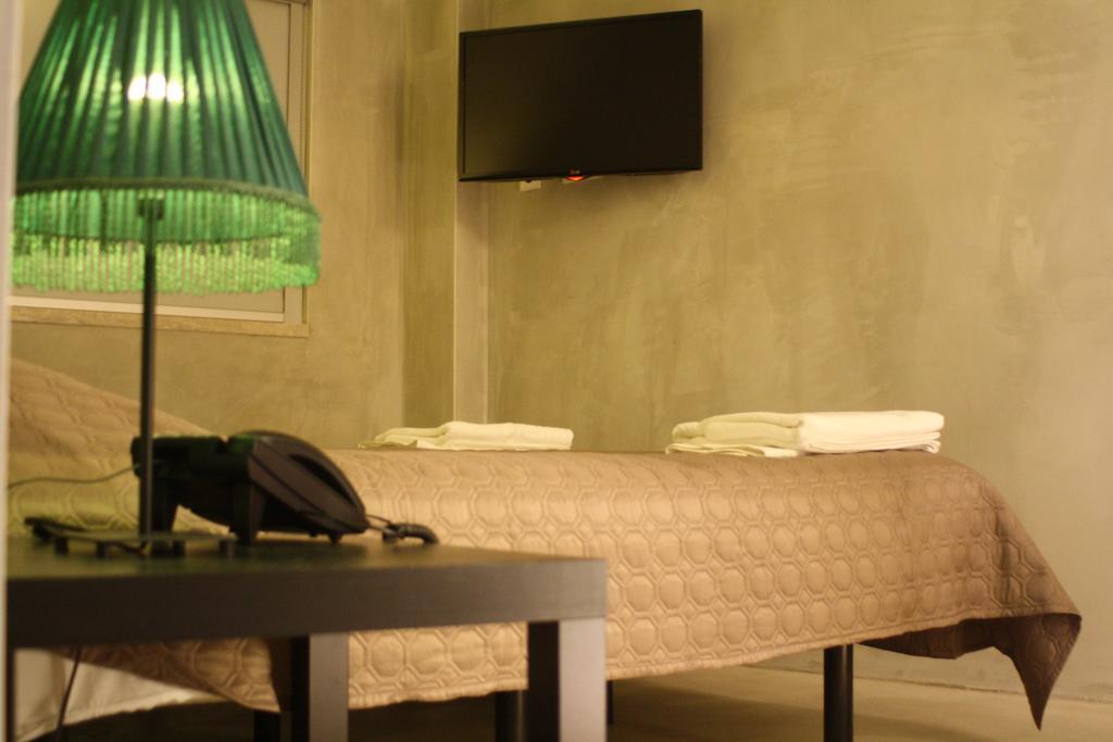 N1 Hostel Apartments And Suites Santarém الغرفة الصورة
